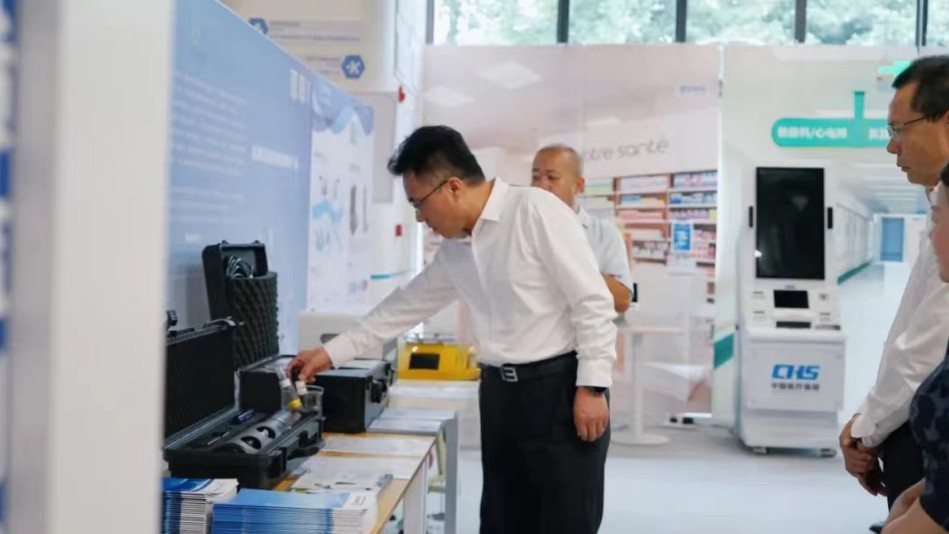 攻坚克难 守正创新(xīn)  ——于会文(wén)副部長(cháng)成都环境综合治理(lǐ)调研考察博瑞科(kē)技(jì )创新(xīn)